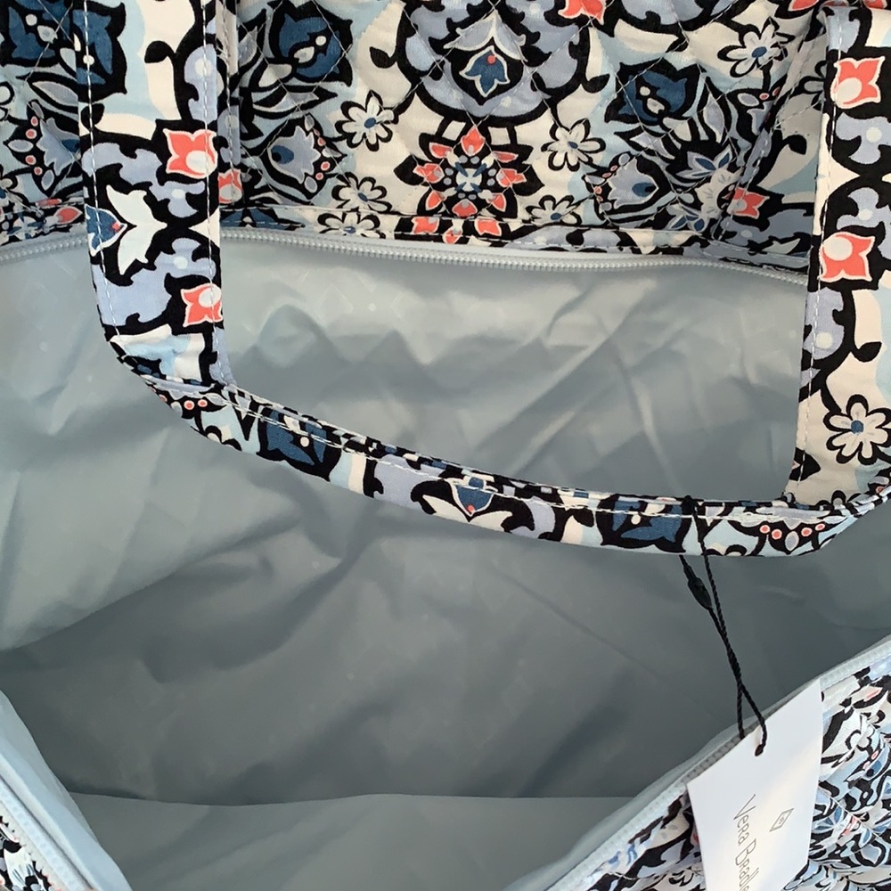 NWT vera bradley grand traveler libson medallion - Picture 6 of 13